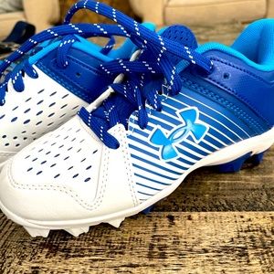 Under Armour Boys Baseball Cleats. Size 13.